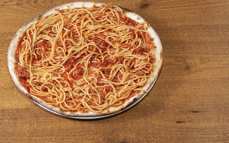 PIZZA SPAGHETTI BOLOGNAISE